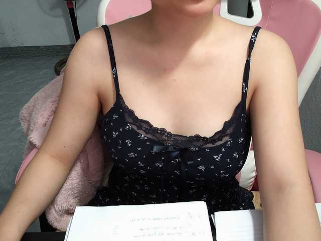 Julia98's BongaCams show and profile