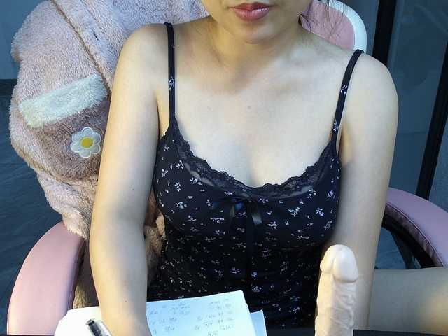 Julia98's BongaCams show and profile