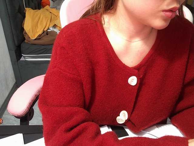 Julia98's BongaCams show and profile