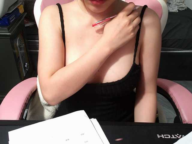 Julia98's BongaCams show and profile