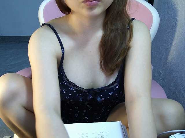 Julia98's BongaCams show and profile