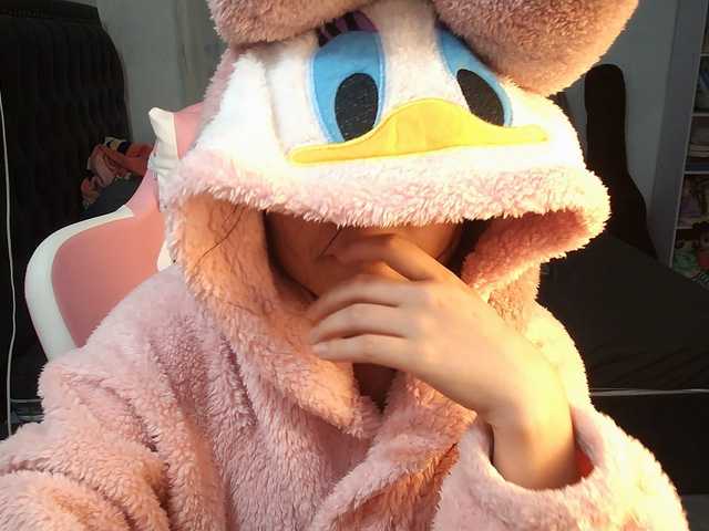 Julia98's BongaCams show and profile