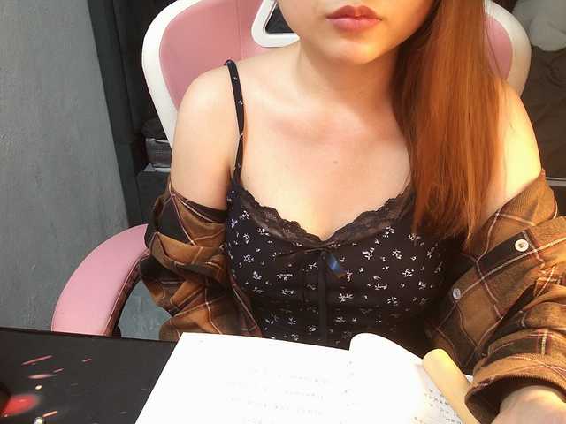 Julia98's BongaCams show and profile