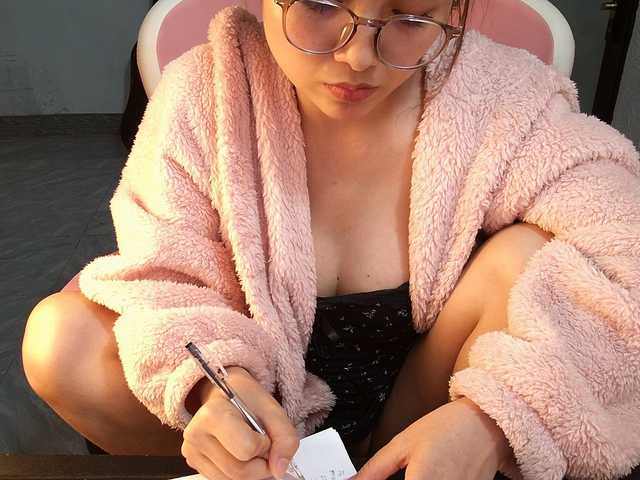 Julia98's BongaCams show and profile