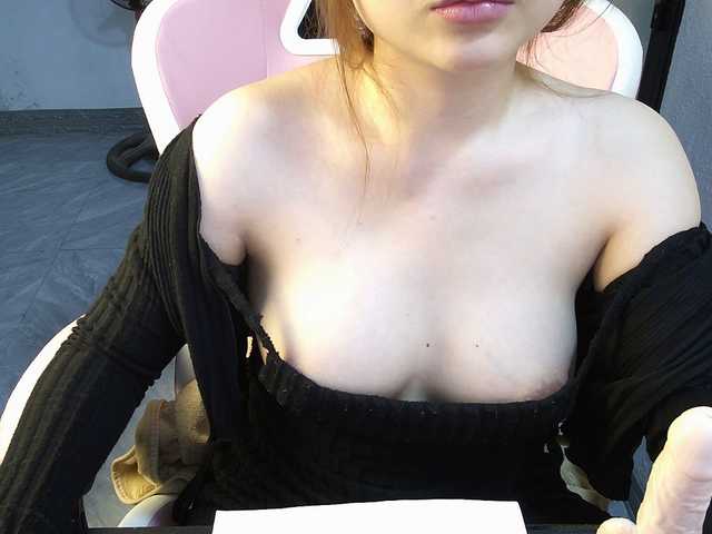 Julia98's BongaCams show and profile