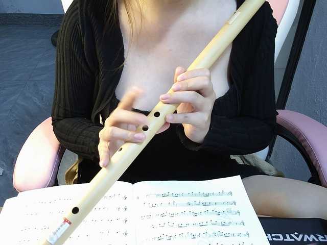 Julia98's BongaCams show and profile