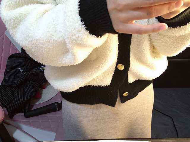 Julia98's BongaCams show and profile