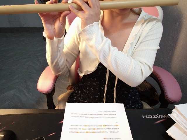 Julia98's BongaCams show and profile