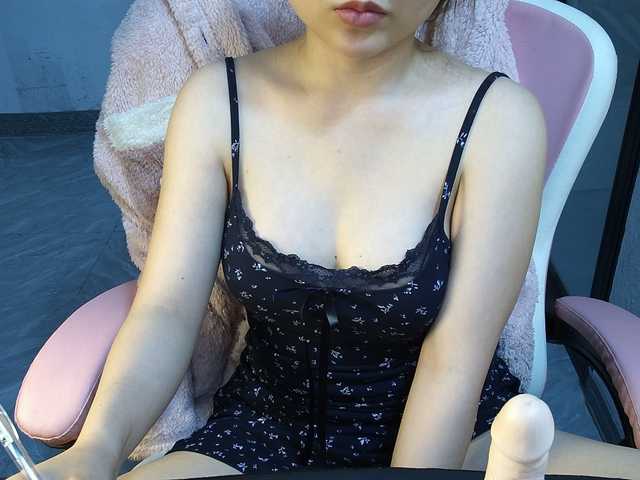 Julia98's BongaCams show and profile