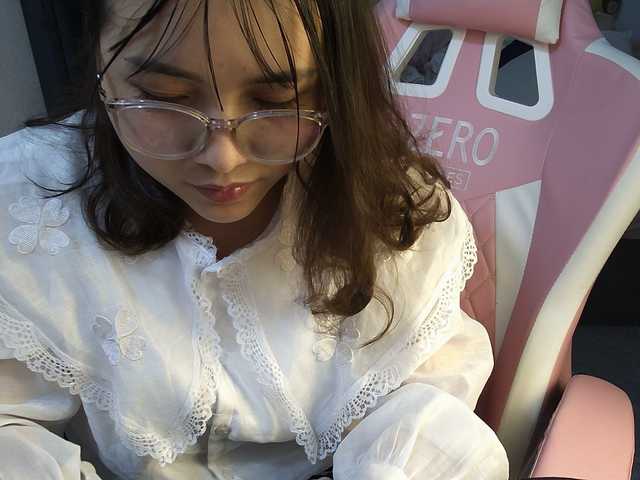 Discover cute slut Julia98 Julia98 from BongaCams