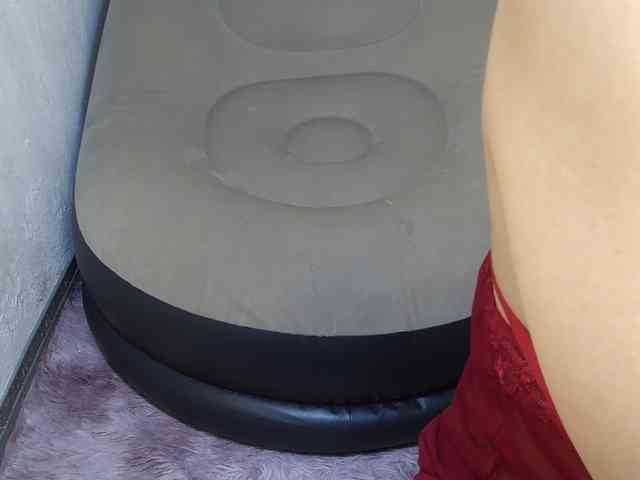 Julia98 webcam
