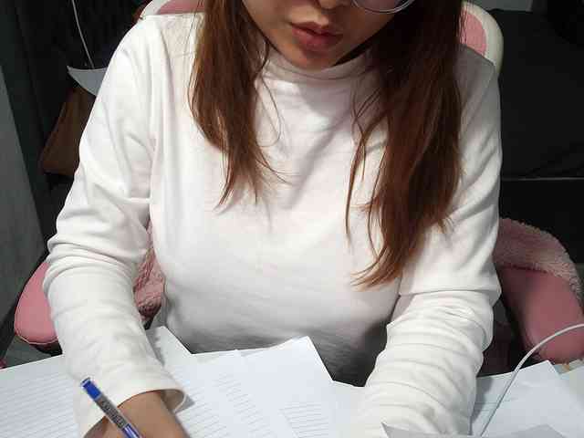 Julia98 Live Webcam on BongaCams