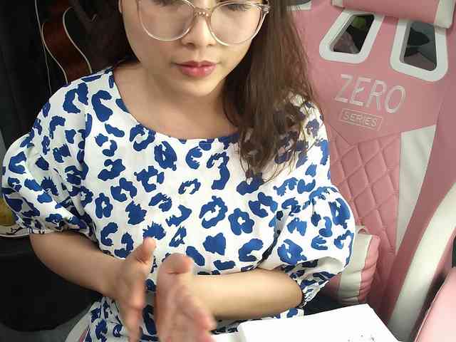 Julia98 webcam