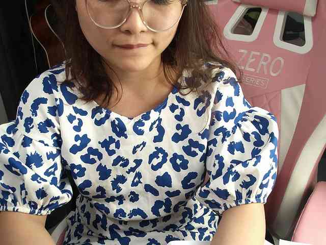 Julia98 webcam