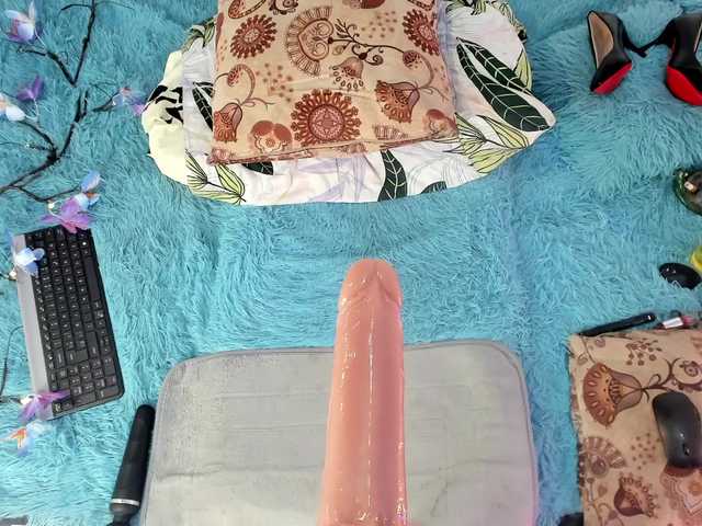 Eilin-clio's BongaCams show and profile