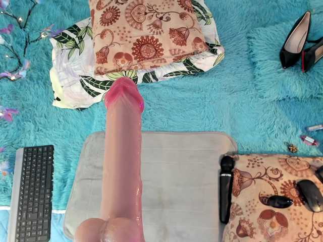 Eilin-clio's BongaCams show and profile