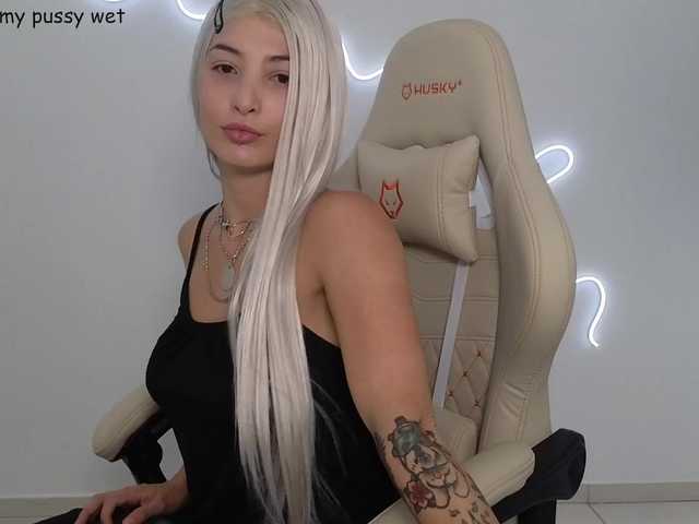 Miss-Brazil's BongaCams show and profile