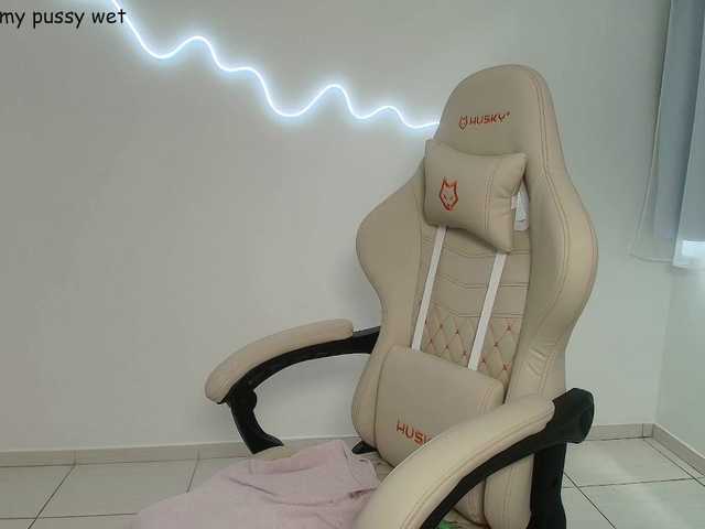 Miss-Brazil's BongaCams show and profile