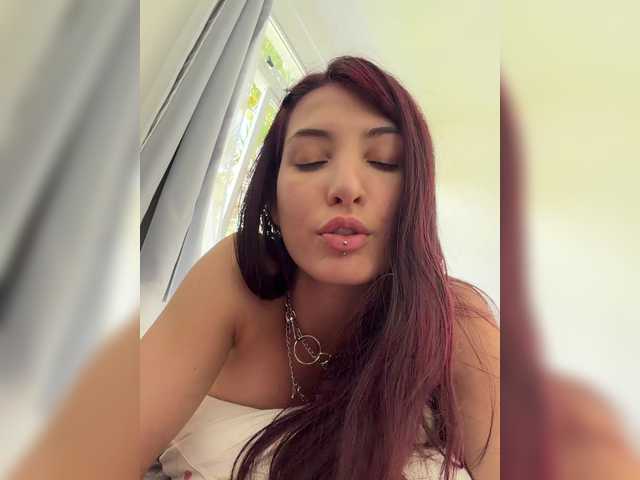 Miss-Brazil's BongaCams show and profile