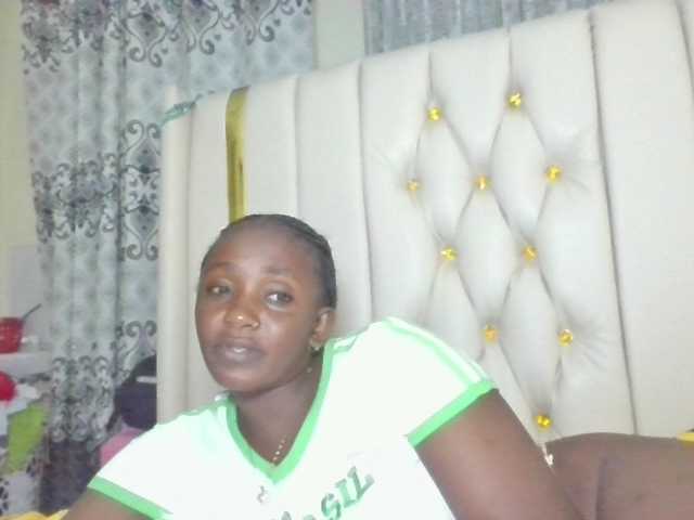 Sexydolly3's BongaCams show and profile