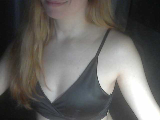 le modèle 777Alina777 est en webcam porno dans un show sur le site bongacams, il possède les tags suivants: White/Caucasian,Blonde,Trimmed