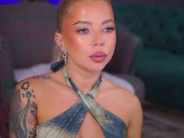 nude chat room DaenerysDrogo