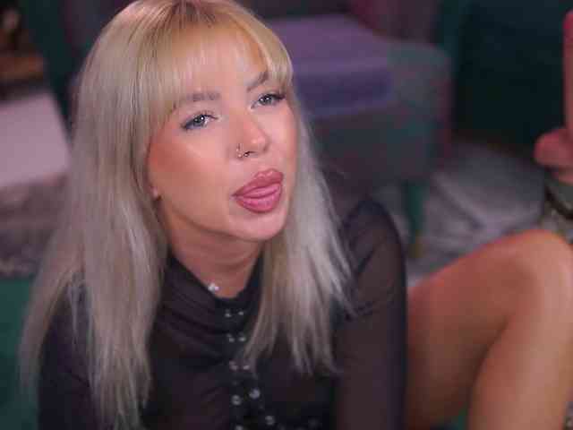 sexy striptease show DaenerysDrogo