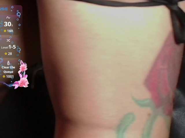 queensquirtluna's BongaCams show and profile