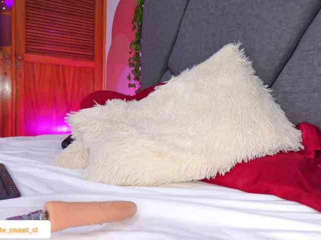 Nicolettesweet1 webcam