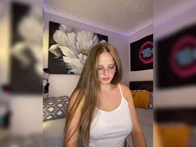 Caraline webcam
