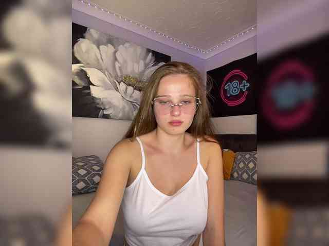 Caraline webcam
