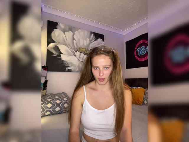 Caraline webcam
