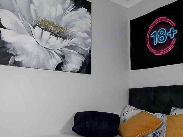 Caraline webcam