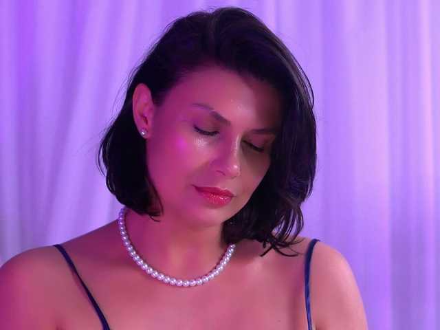 AnaisLeblanc's BongaCams show and profile