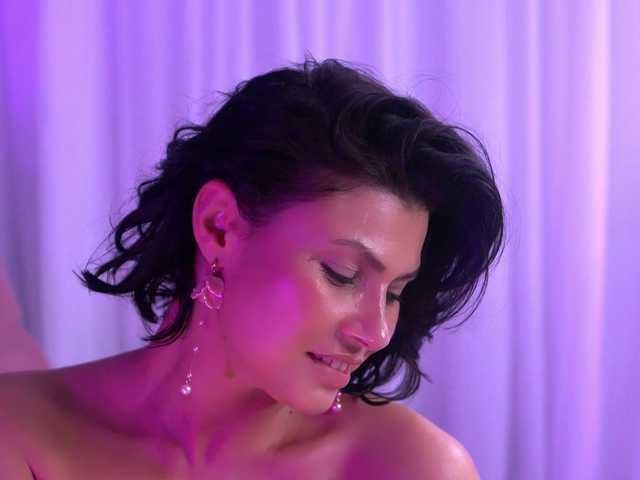 AnaisLeblanc's BongaCams show and profile