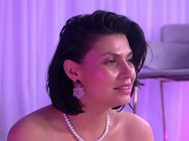 AnaisLeblanc's BongaCams show and profile