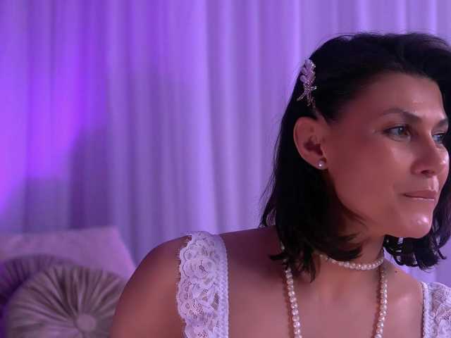 AnaisLeblanc's BongaCams show and profile