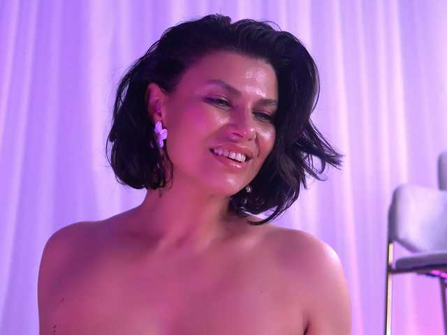 AnaisLeblanc's BongaCams show and profile