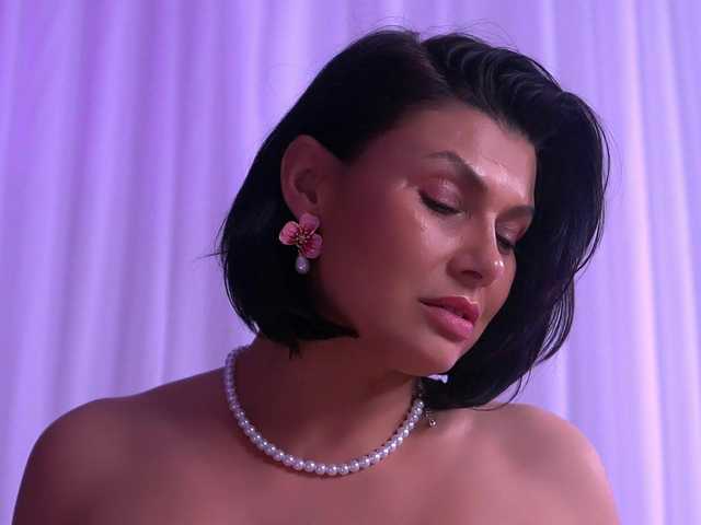 AnaisLeblanc's BongaCams show and profile