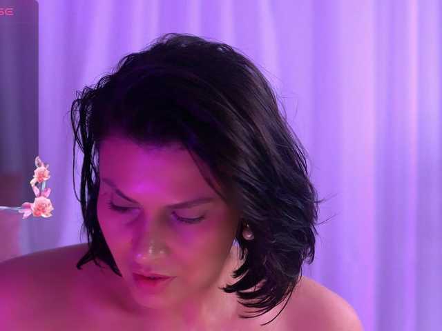 AnaisLeblanc's BongaCams show and profile