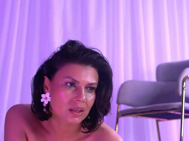 AnaisLeblanc's BongaCams show and profile