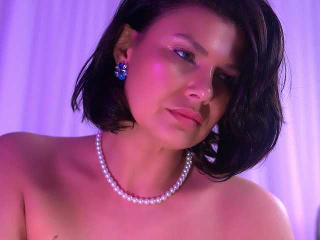 AnaisLeblanc's BongaCams show and profile