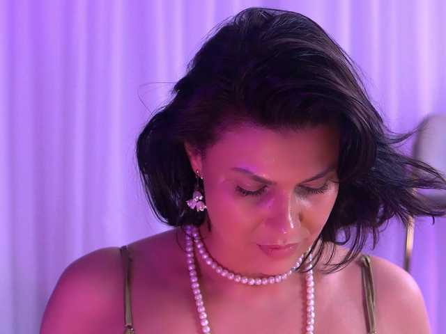 AnaisLeblanc's BongaCams show and profile