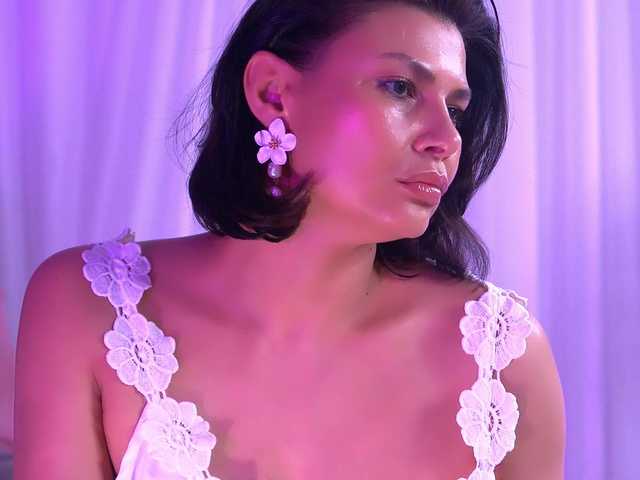 AnaisLeblanc's BongaCams show and profile