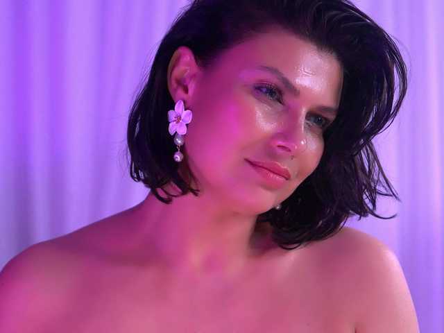 AnaisLeblanc's BongaCams show and profile