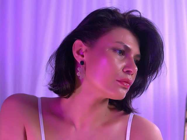 AnaisLeblanc's BongaCams show and profile