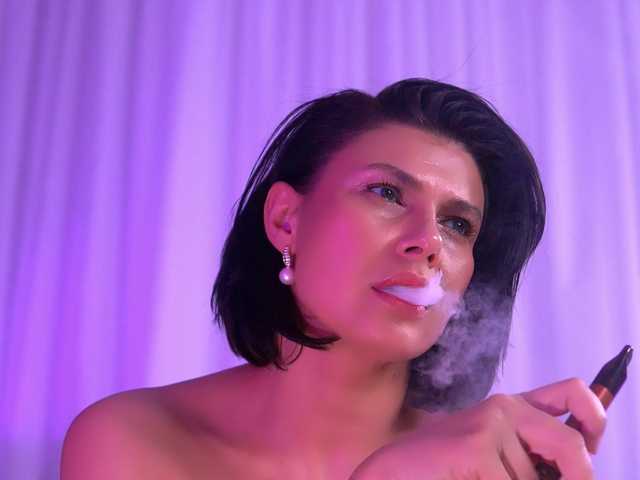 AnaisLeblanc's BongaCams show and profile