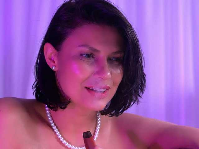 AnaisLeblanc's BongaCams show and profile