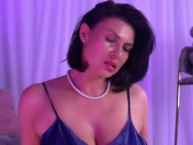 AnaisLeblanc's BongaCams show and profile