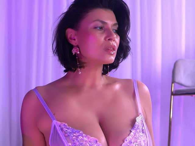 AnaisLeblanc's BongaCams show and profile